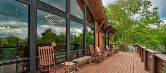 Firefly Springs at Eagles Nest - 2024 Luxury with 6 king suites, hot tub, views, pets