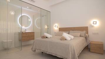 4 slaapkamers, een strijkplank/strijkijzer, gratis wifi, beddengoed