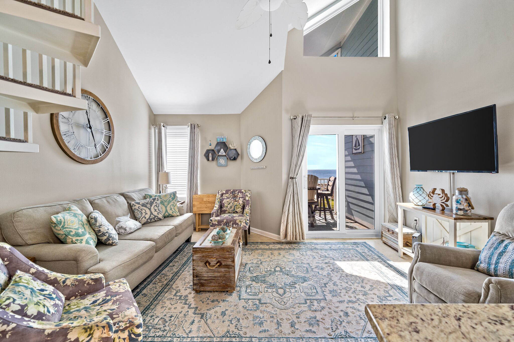 Een smart-tv en een dvd-speler