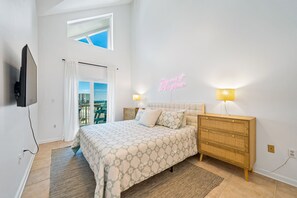 2 室のベッドルーム、アイロン / アイロン台、WiFi (無料)、ベッドシーツ