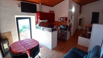 Télévision, cheminée