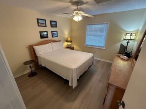 2 bedrooms, iron/ironing board, internet, bed sheets - SUNSWEPT 403 2/2 Steps from the Sand - Book Today! (Orange Beach)