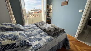 1 makuuhuone, silitysrauta/-lauta, internet, vuodevaatteet