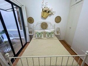 2 chambres, fer et planche à repasser, Wi-Fi, draps fournis