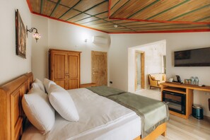 Grand Room, 1 King Bed | Premium bedding, minibar, desk, laptop workspace - Cappadocia Villa Comfort (Nevsehir)