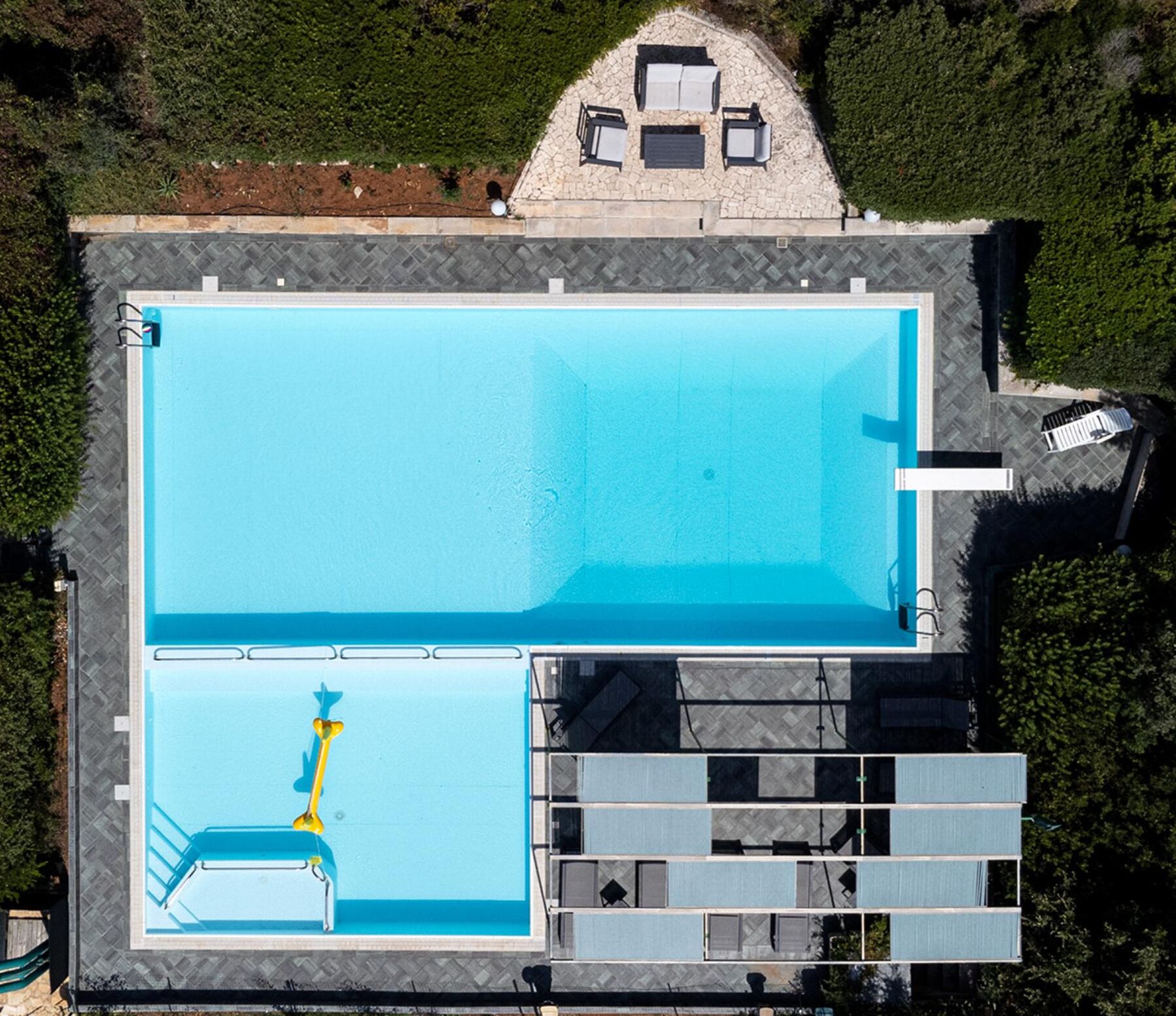 Sesongbasert utendørsbasseng