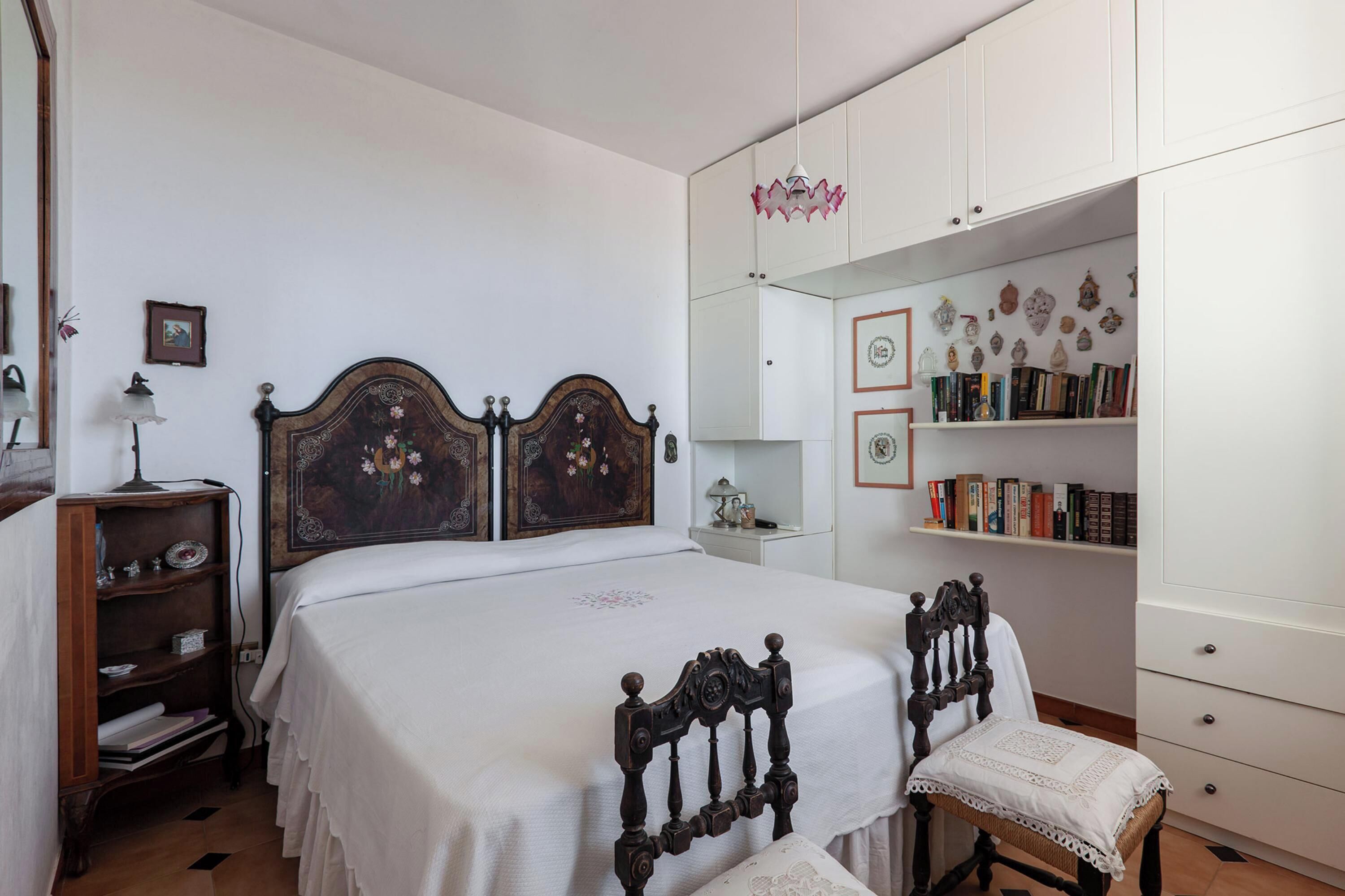 8 bedrooms, free WiFi, bed sheets