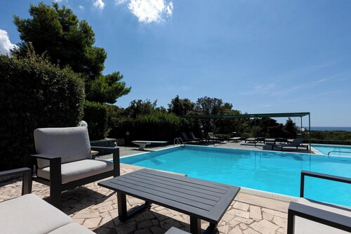 Villa Giorgisa Casale pool sea view