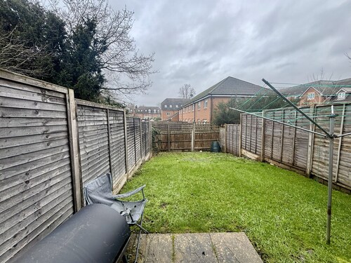 Taplow Spacious Stylish Four Bedroom Townhouse