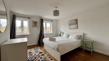 4 chambres, fer et planche Ă repasser