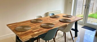Taplow Spacious Stylish Four Bedroom Townhouse