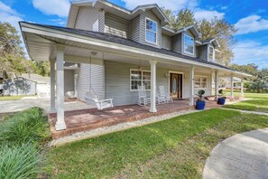 House (3 Bedrooms) | Interior - Private Pool & Lake Views: Family Home in Oxford (The Villages)