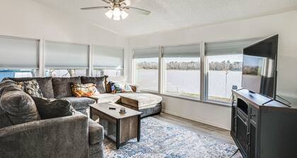 Waterfront Trinity Vacation Rental w/ Hot Tub!