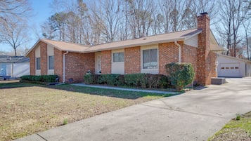 House (3 Bedrooms) | Front of property