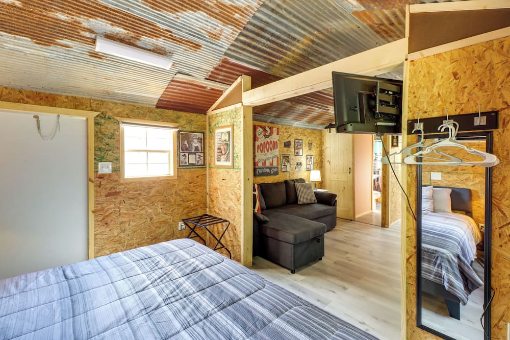 Higden Studio w/ Private Deck < 1 Mi to Lake! - Van Buren County, AR