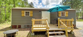 Higden Studio w/ Private Deck < 1 Mi to Lake!
