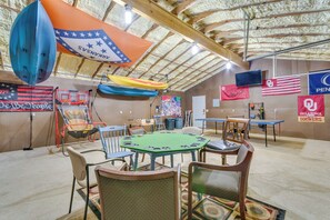 Apartment (0 Bedroom) | Interior - Higden Studio w/ Private Deck < 1 Mi to Lake! (Higden)