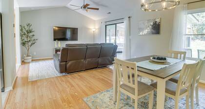 Lovely Charlotte Home w/ Yard: 9 Mi to Uptown!