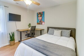 House (3 Bedrooms) | Interior - Lovely Charlotte Home w/ Yard: 9 Mi to Uptown! (Charlotte)