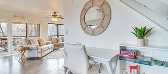 Deck + Kayaks: Grand Lake of the Cherokees Home
