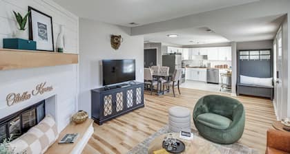Modern & Stylish Olathe Home in Prime Location