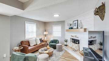 House (3 Bedrooms) | Depan hartanah