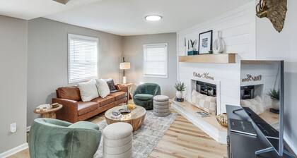 Modern & Stylish Olathe Home in Prime Location