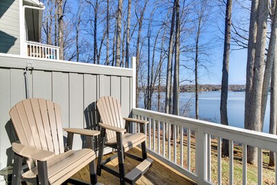 Lakefront Moneta Home w/ Community Dock!