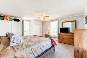 Ferienhaus (4 Bedrooms) | 4 Schlafzimmer, Schreibtisch, laptopgeeigneter Arbeitsplatz