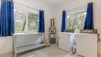 Cottage (2 Bedrooms) | Interior