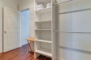 Cottage (2 Bedrooms) | Interior