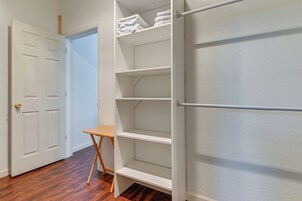 Cottage (2 Bedrooms) | Interior