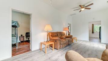 Cottage (2 Bedrooms) | Interior