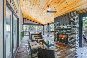 House (1 Bedroom) | Interior - Near New Casino: Broken Bow Cabin w/ Hot Tub (Broken Bow)