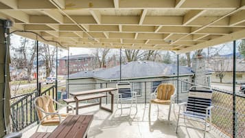 House (6 Bedrooms) | Interior