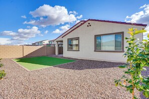 House (3 Bedrooms) | Interior - 5 Mi to Westgate! Newly Built Family Retreat (Glendale)