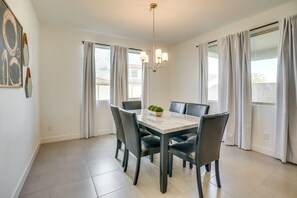 House (3 Bedrooms) | Interior - 5 Mi to Westgate! Newly Built Family Retreat (Glendale)