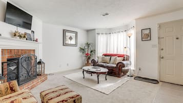 Apartment (2 Bedrooms) | Front of property