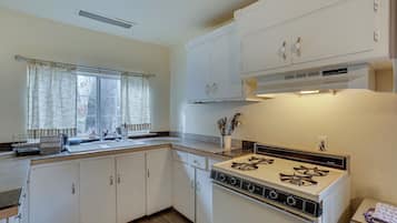 Talo (3 Bedrooms) | Sisätilat