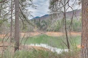 House (3 Bedrooms) | Interior - Charming Lakehead Cabin: Walk to Shasta Lake! (Lakehead)