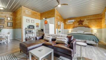 Apartment (0 Bedroom) | Interior