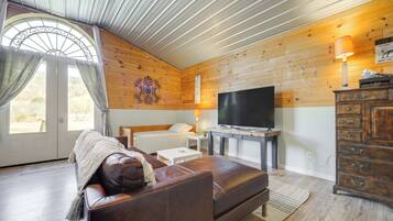 Apartment (0 Bedroom) | Interior