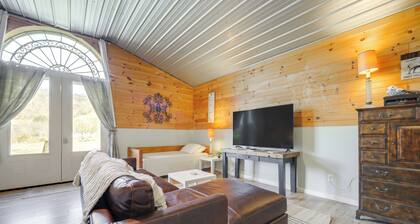 Waynesville Studio w/ Fire Pit & Mountain Views!