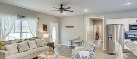 House (3 Bedrooms) | Interior