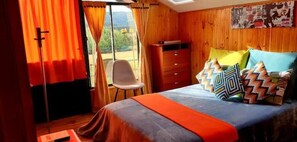 2 bedrooms, desk, iron/ironing board, free WiFi