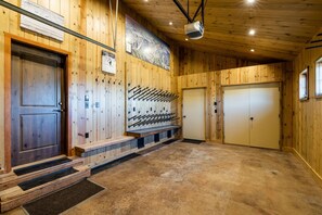 House, 4 Bedrooms | Interior