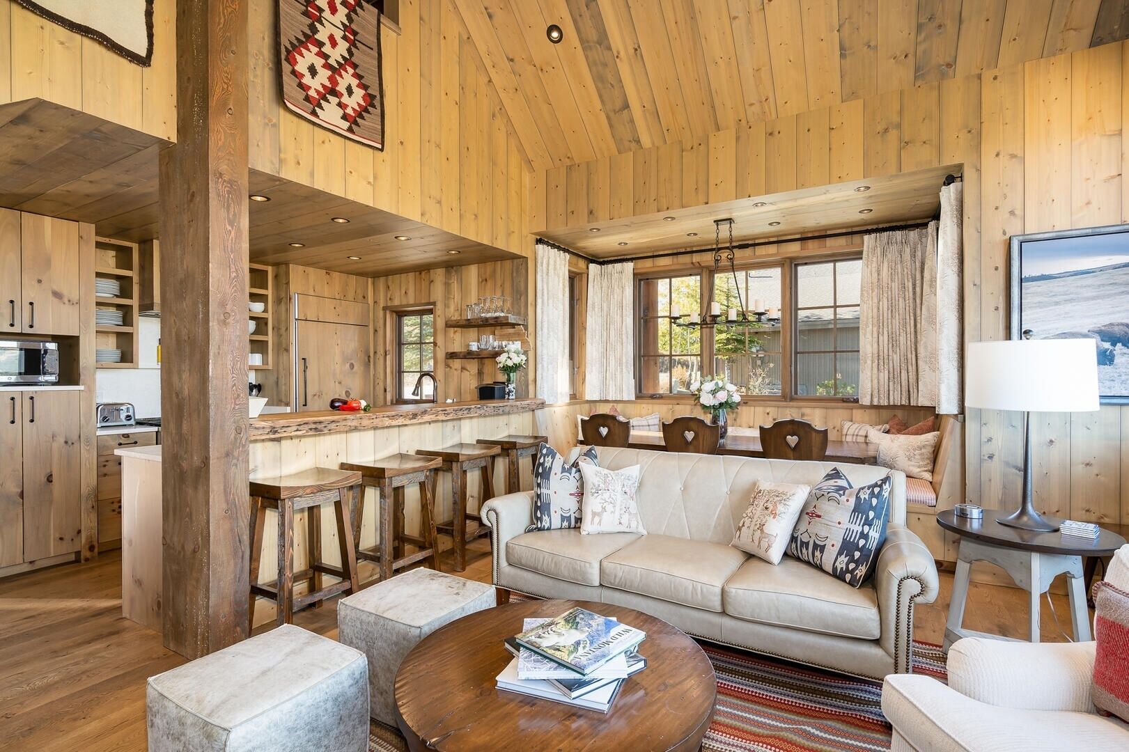 House, 4 Bedrooms | Living area