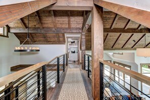 House, 5 Bedrooms | Interior
