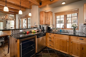Maison, 4 chambres | Cuisine privée | Cafetière/bouilloire