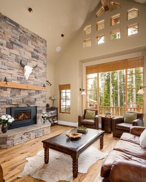 House, 4 Bedrooms | Living area